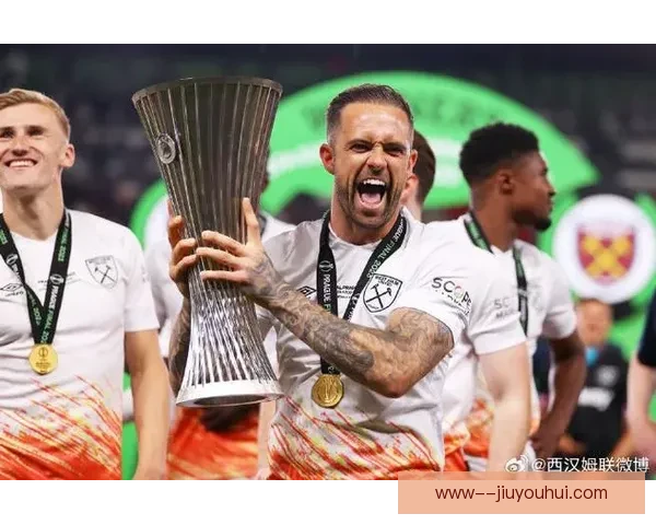 曹法尔在西汉姆联右路依然展现无畏拼搏精神持续为球队贡献力量