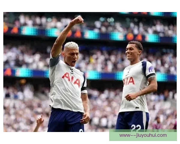 理查利森世界杯惊天倒钩破门成就巴西足球新传奇瞬间